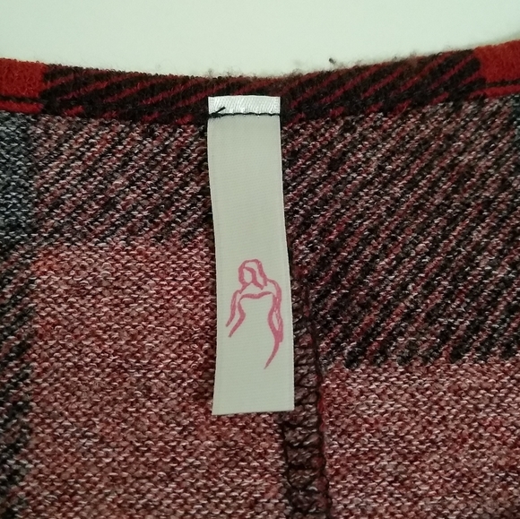 Curvy Lovey Long Sleeve Buffalo Plaid Swing Tunic - Picture 4 of 5